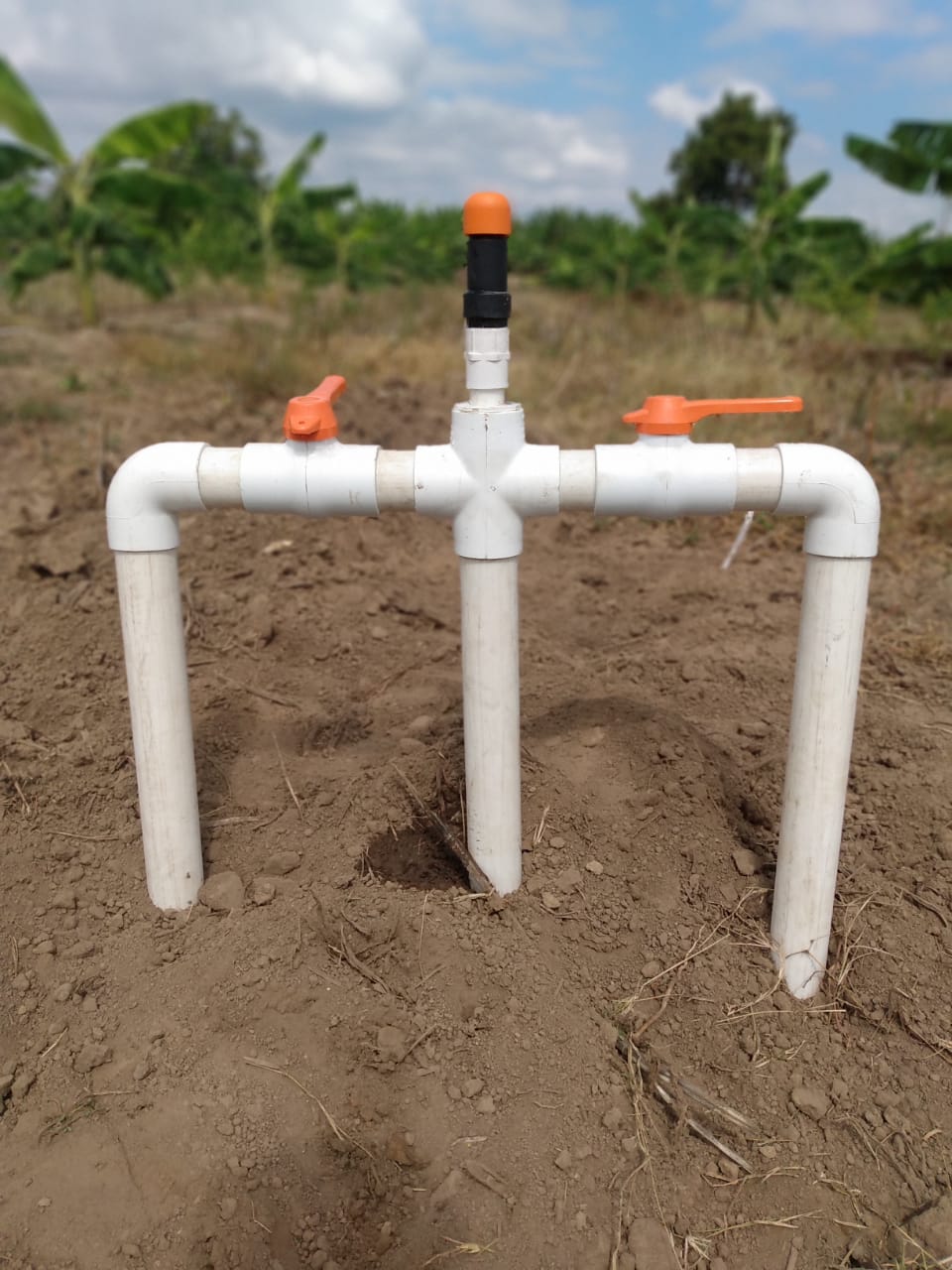 VÁLVULA DE PASO (CONTROL) TIPO BOLA DE PVC DE 2" CED40 MANERAL LARGO NARANJA